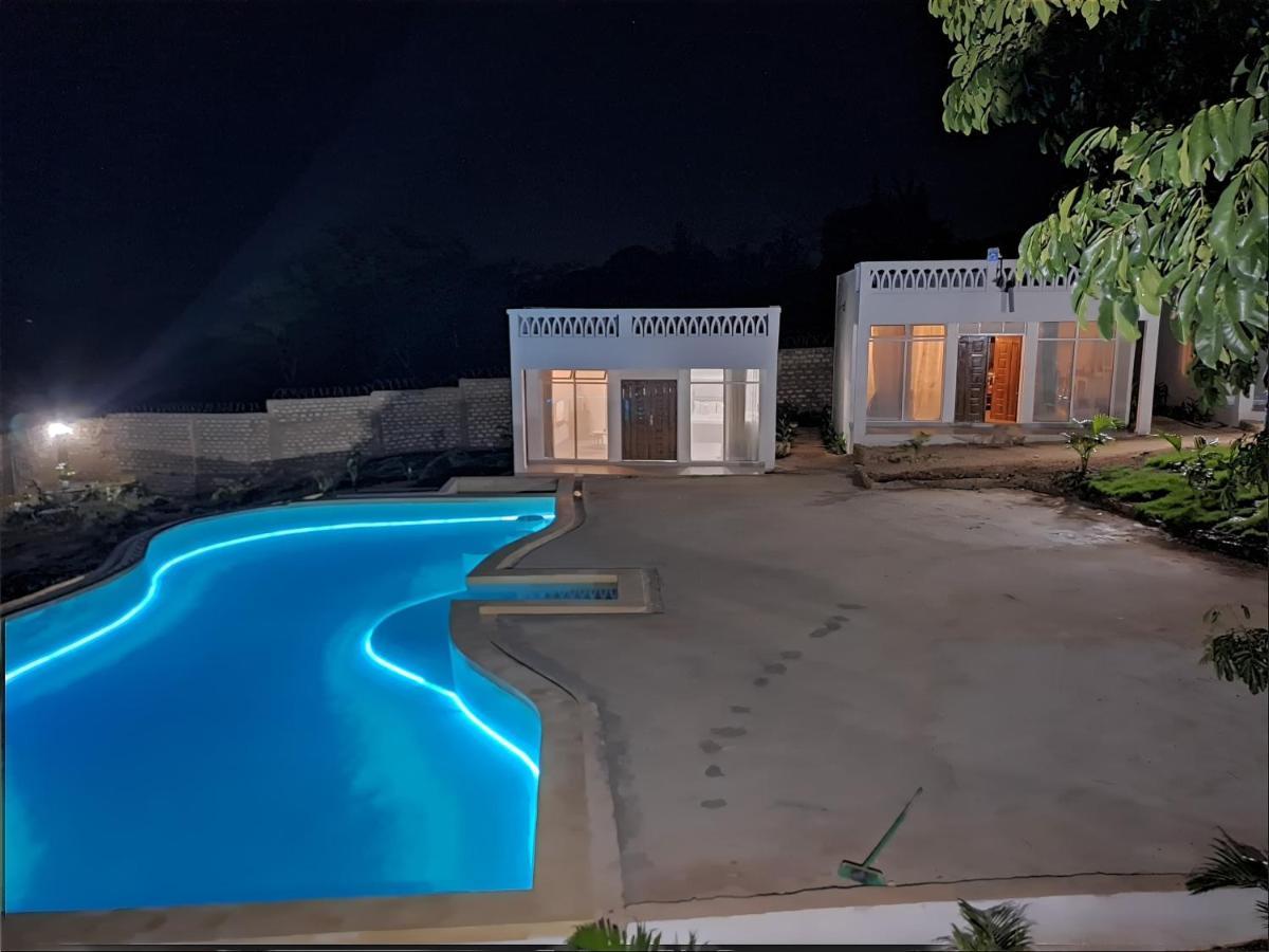 Cave Diani Holiday Apartments Diani Beach Exterior foto