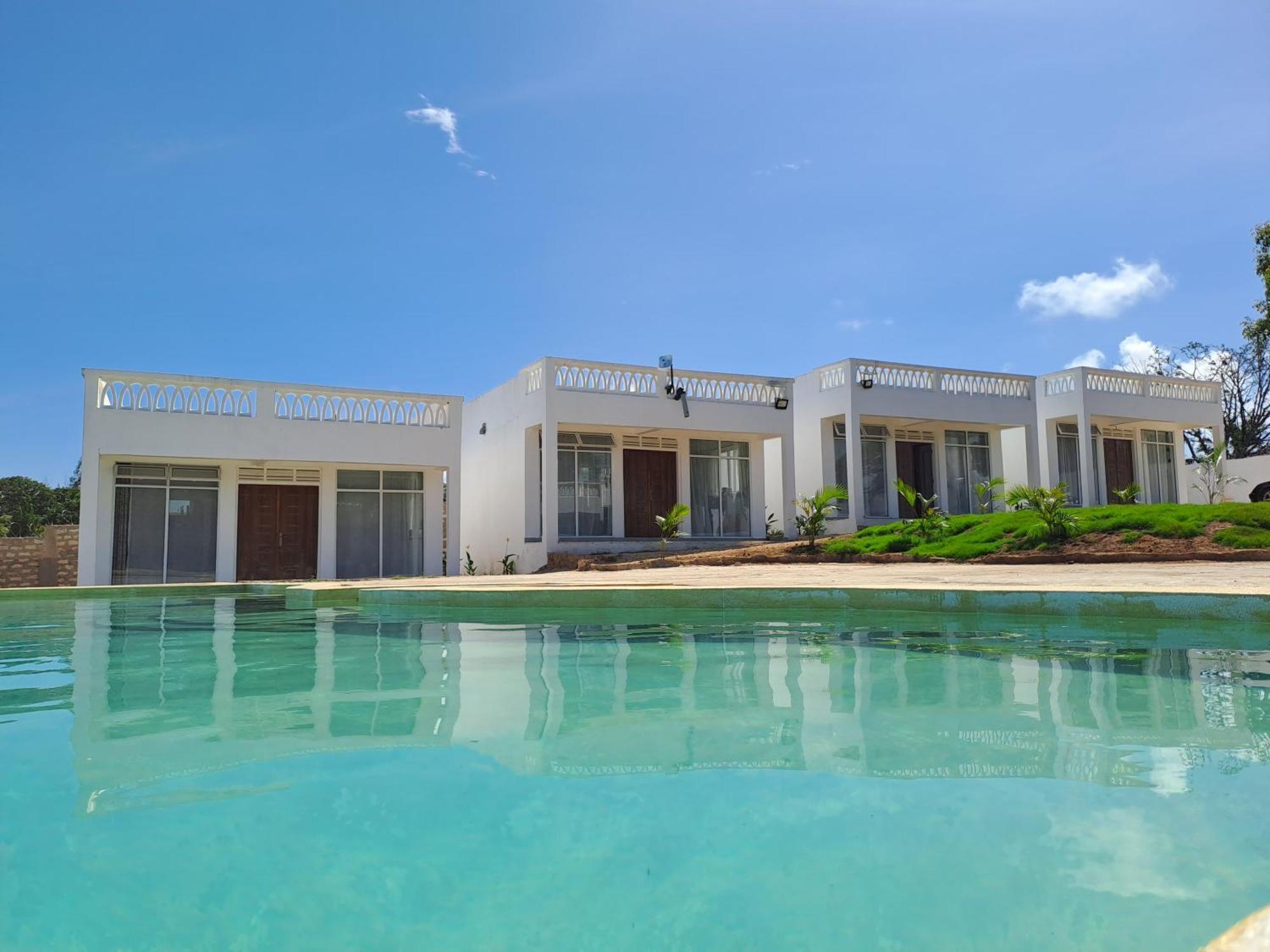 Cave Diani Holiday Apartments Diani Beach Exterior foto